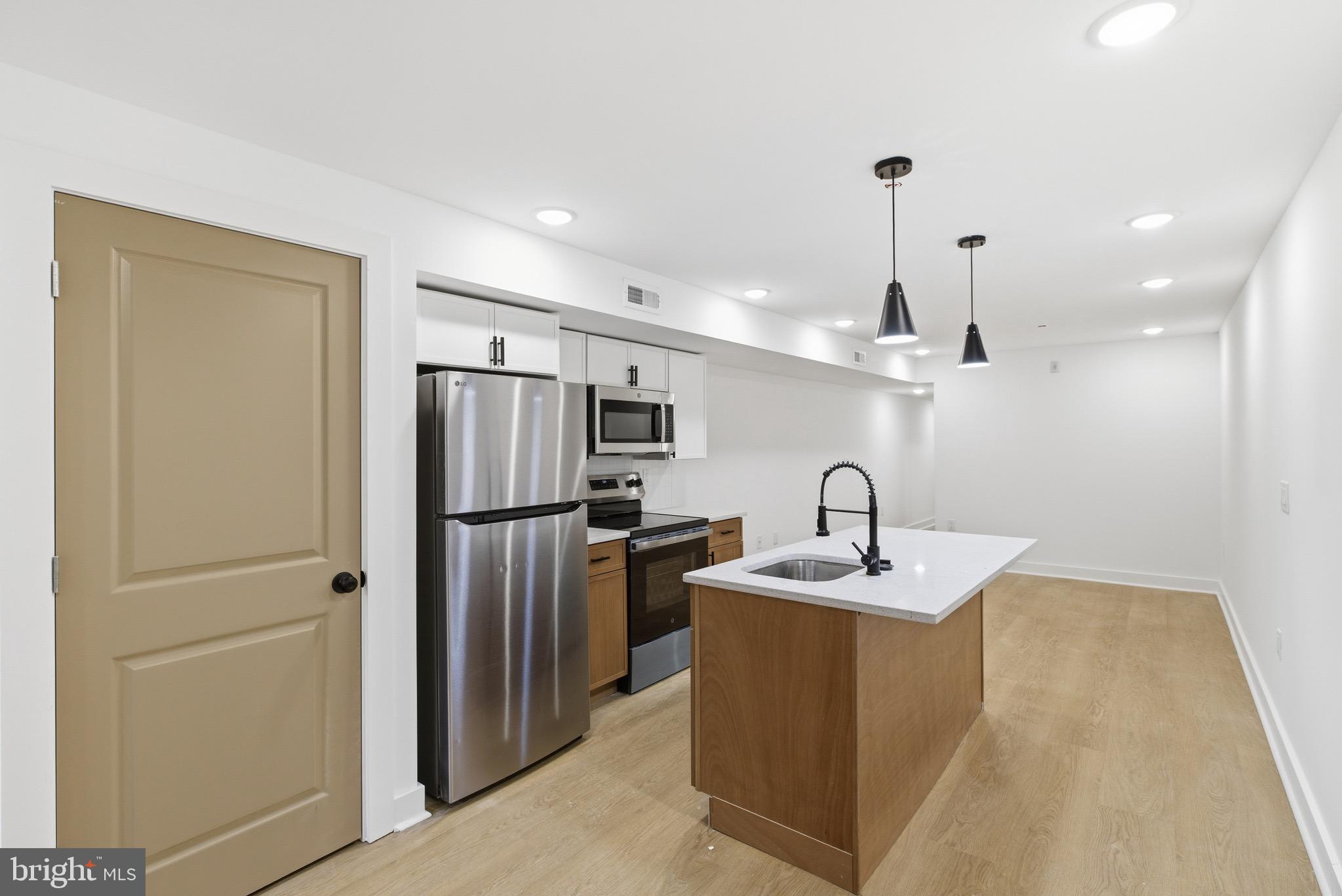 863 N 43RD STREET 1