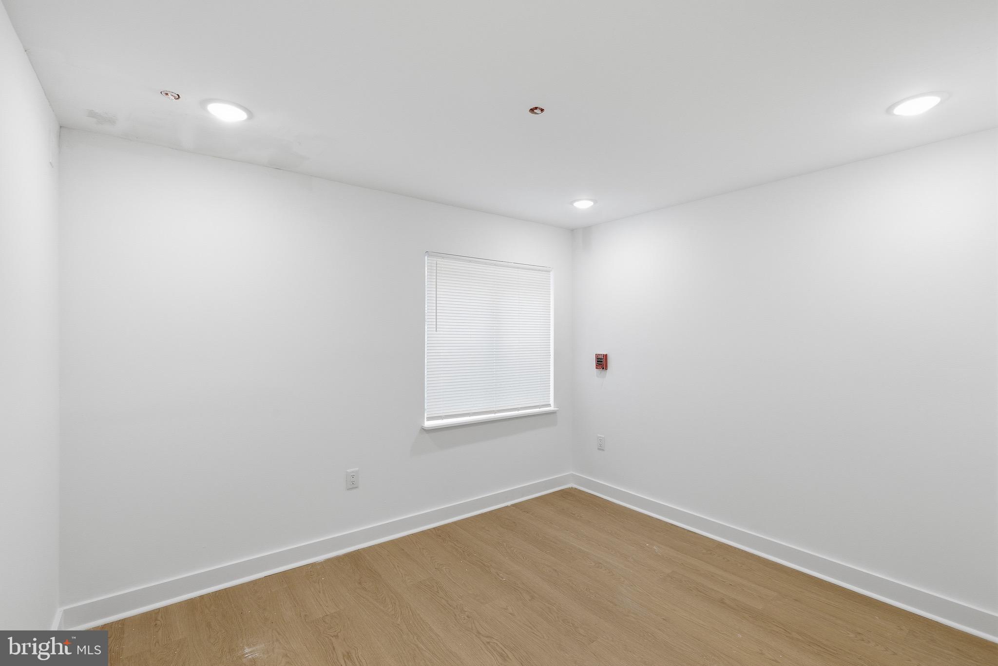 863 N 43RD STREET 1