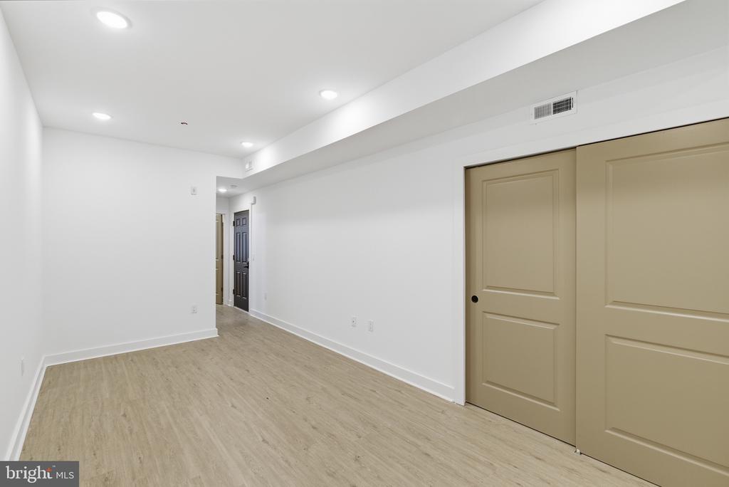 863 N 43RD STREET 2