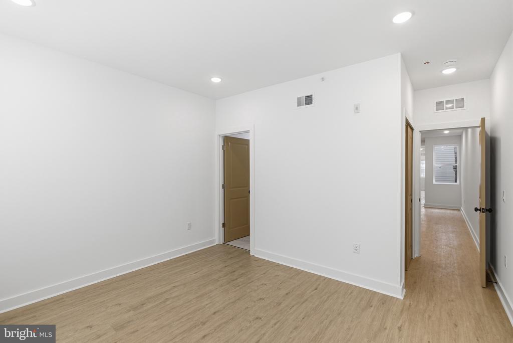 863 N 43RD STREET 3