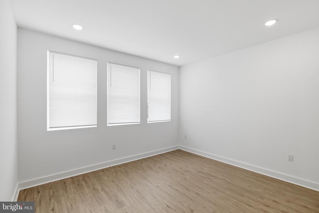 863 N 43RD STREET 3