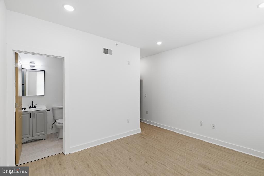863 N 43RD STREET 3