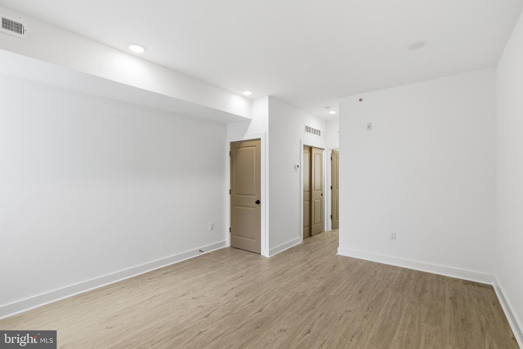 863 N 43RD STREET 4