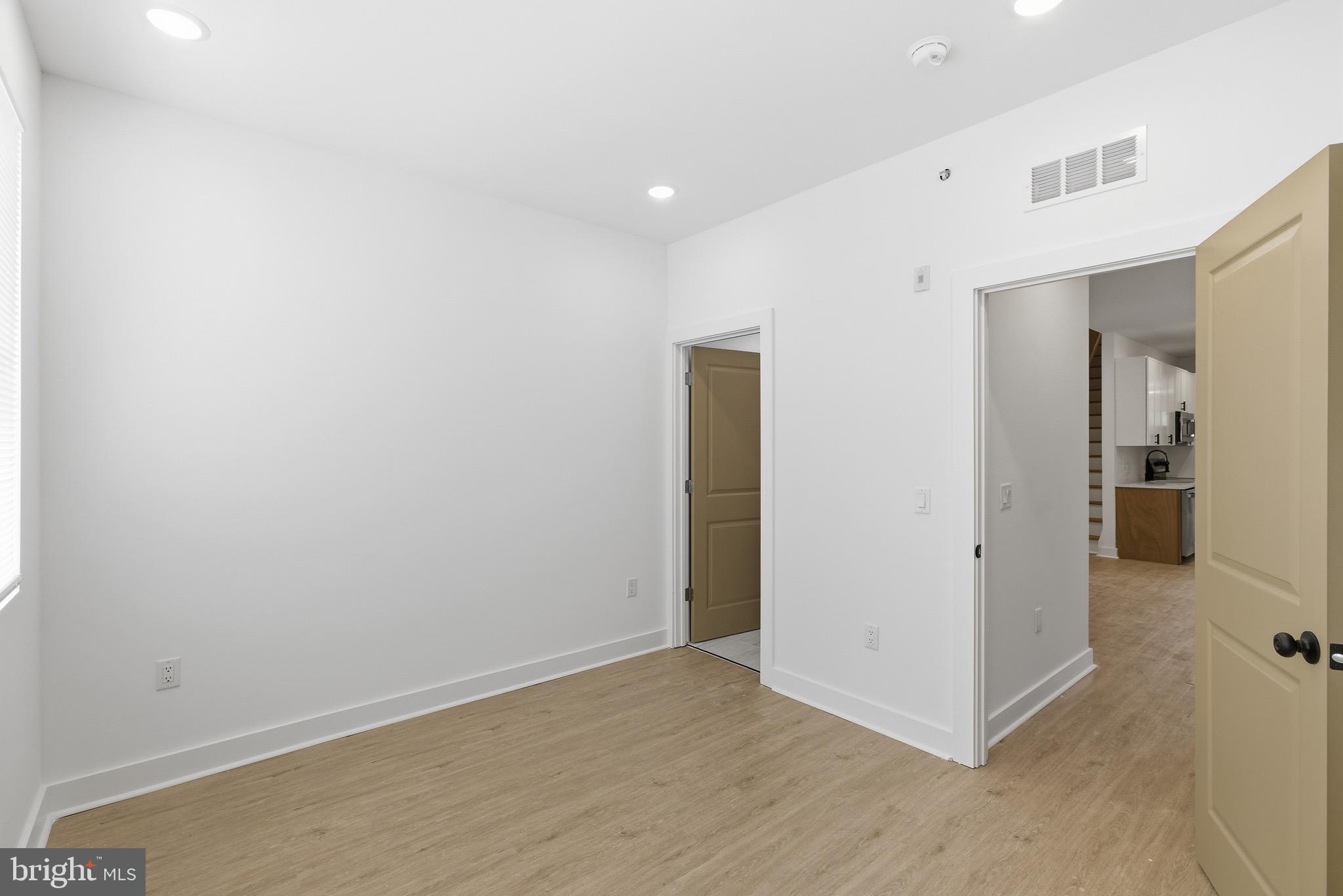 863 N 43RD STREET 4