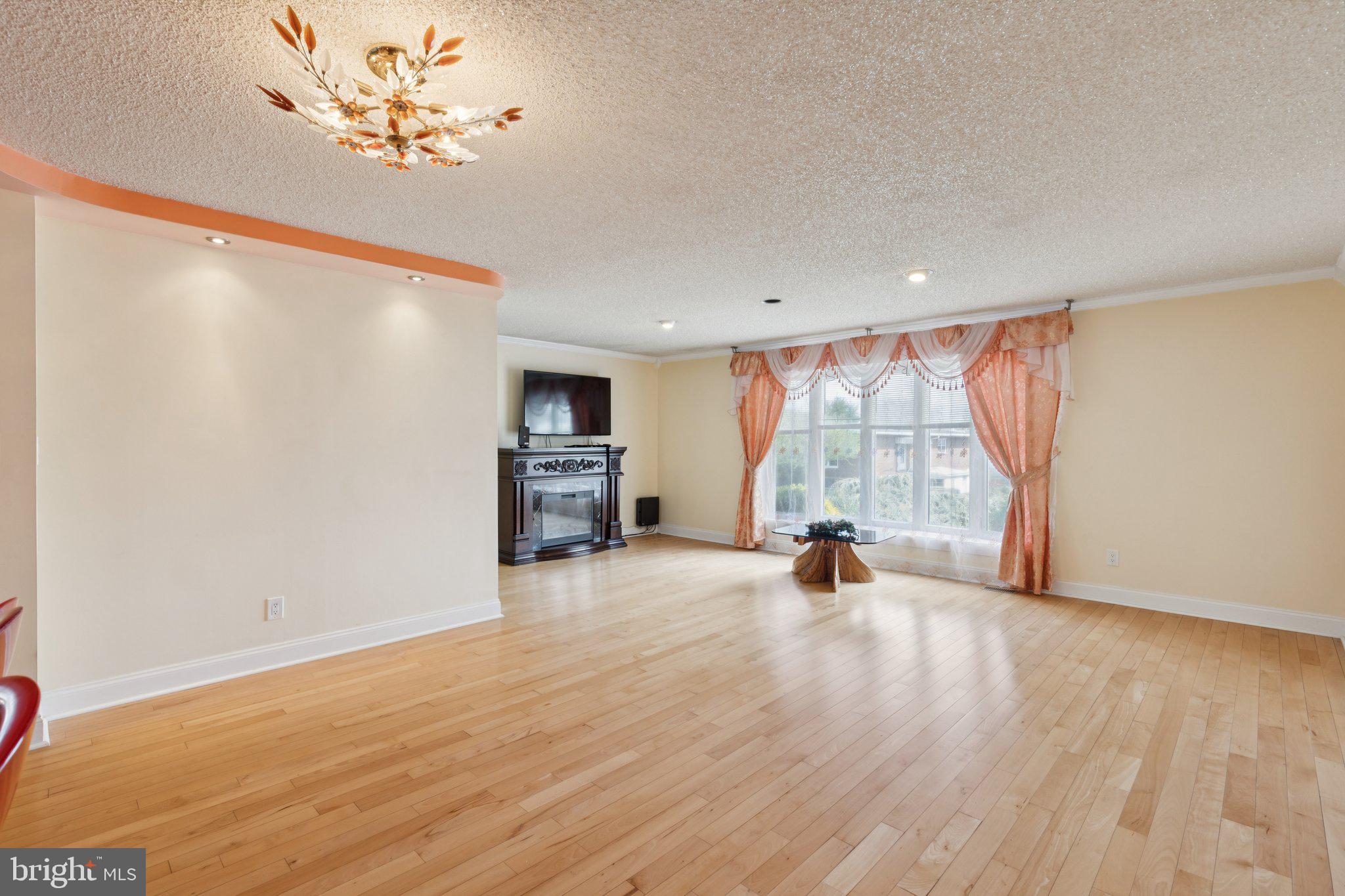 1928 KENTWOOD STREET