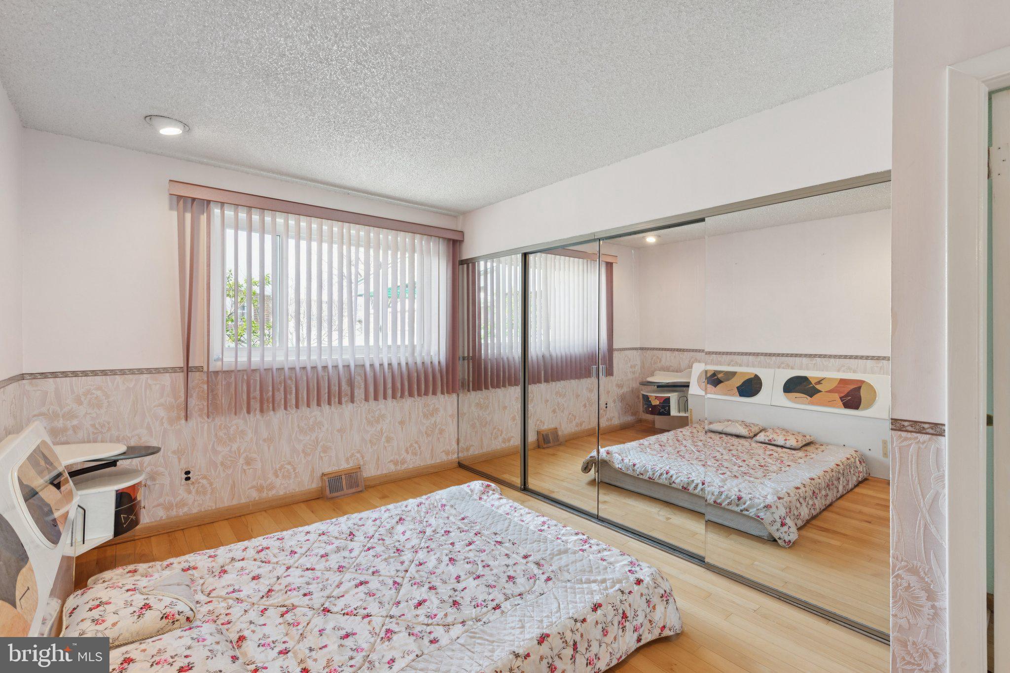 1928 KENTWOOD STREET