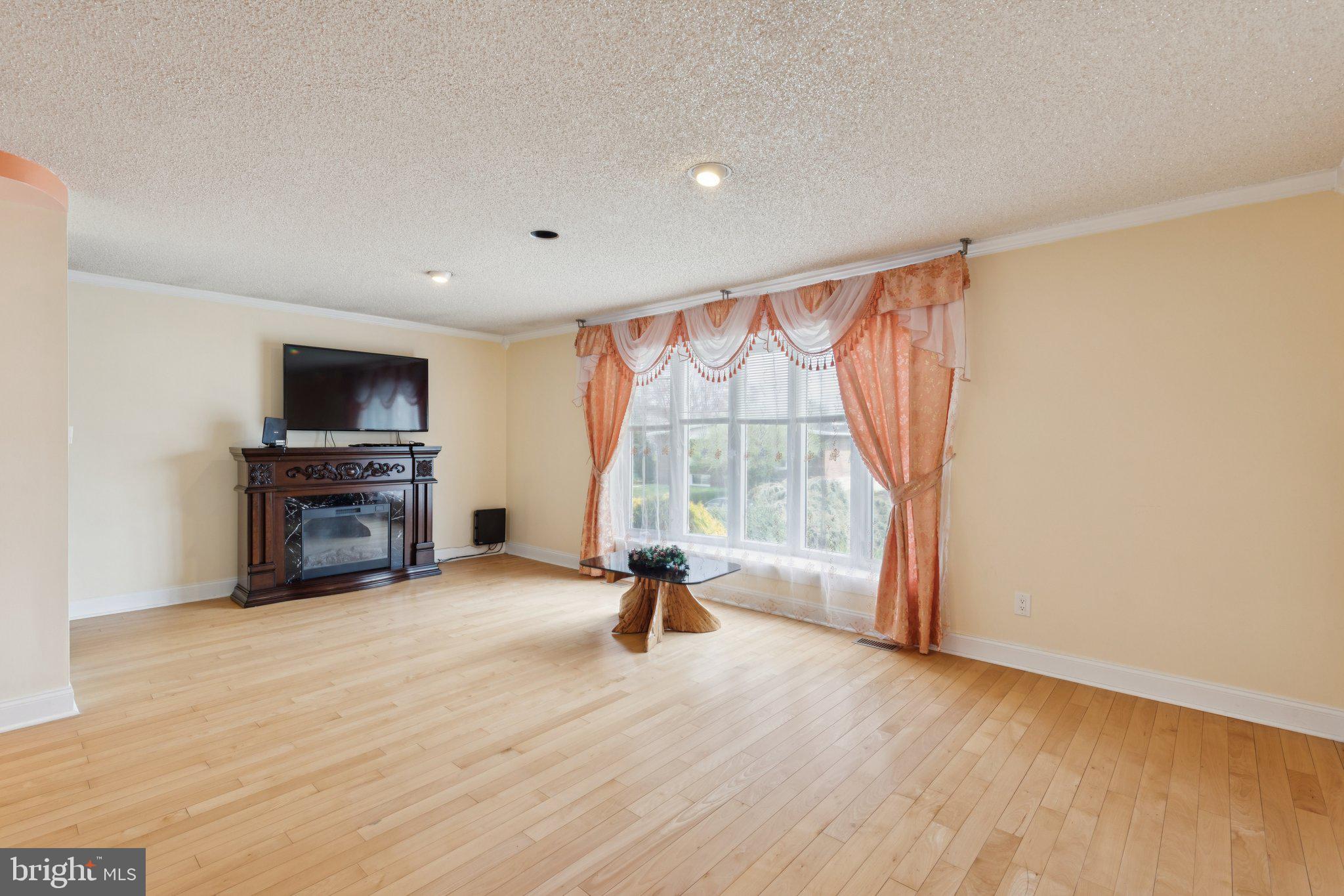 1928 KENTWOOD STREET