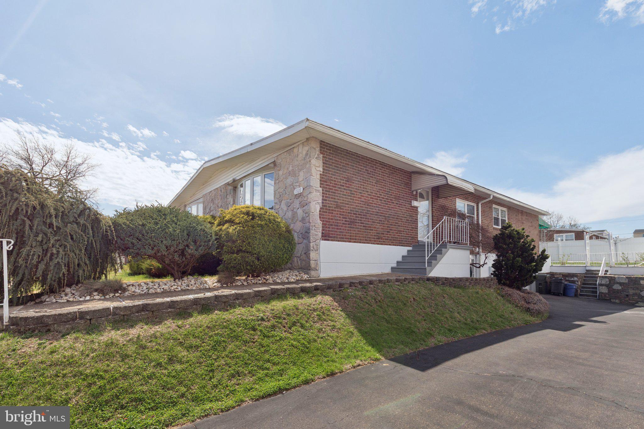 1928 KENTWOOD STREET