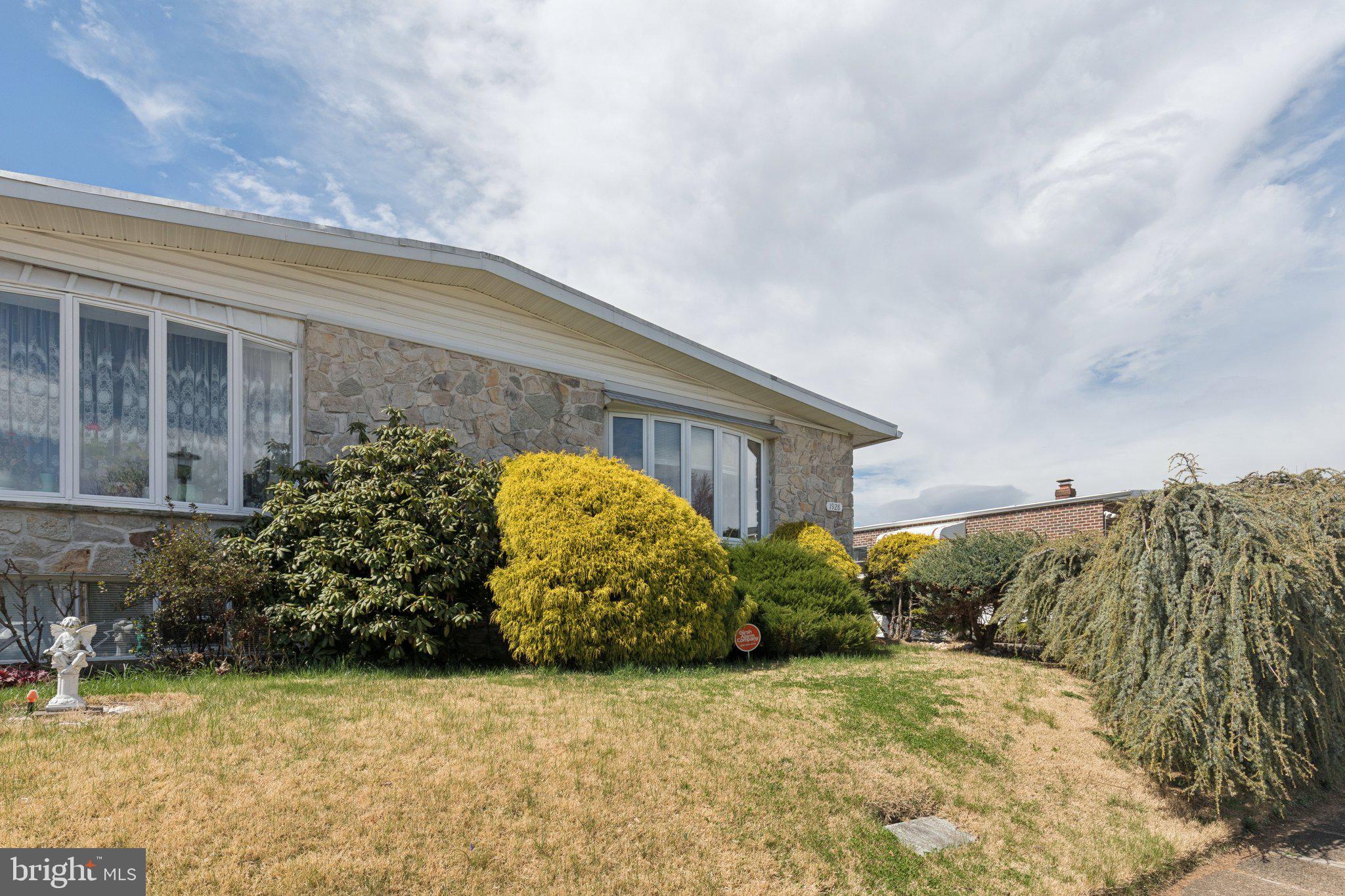 1928 KENTWOOD STREET