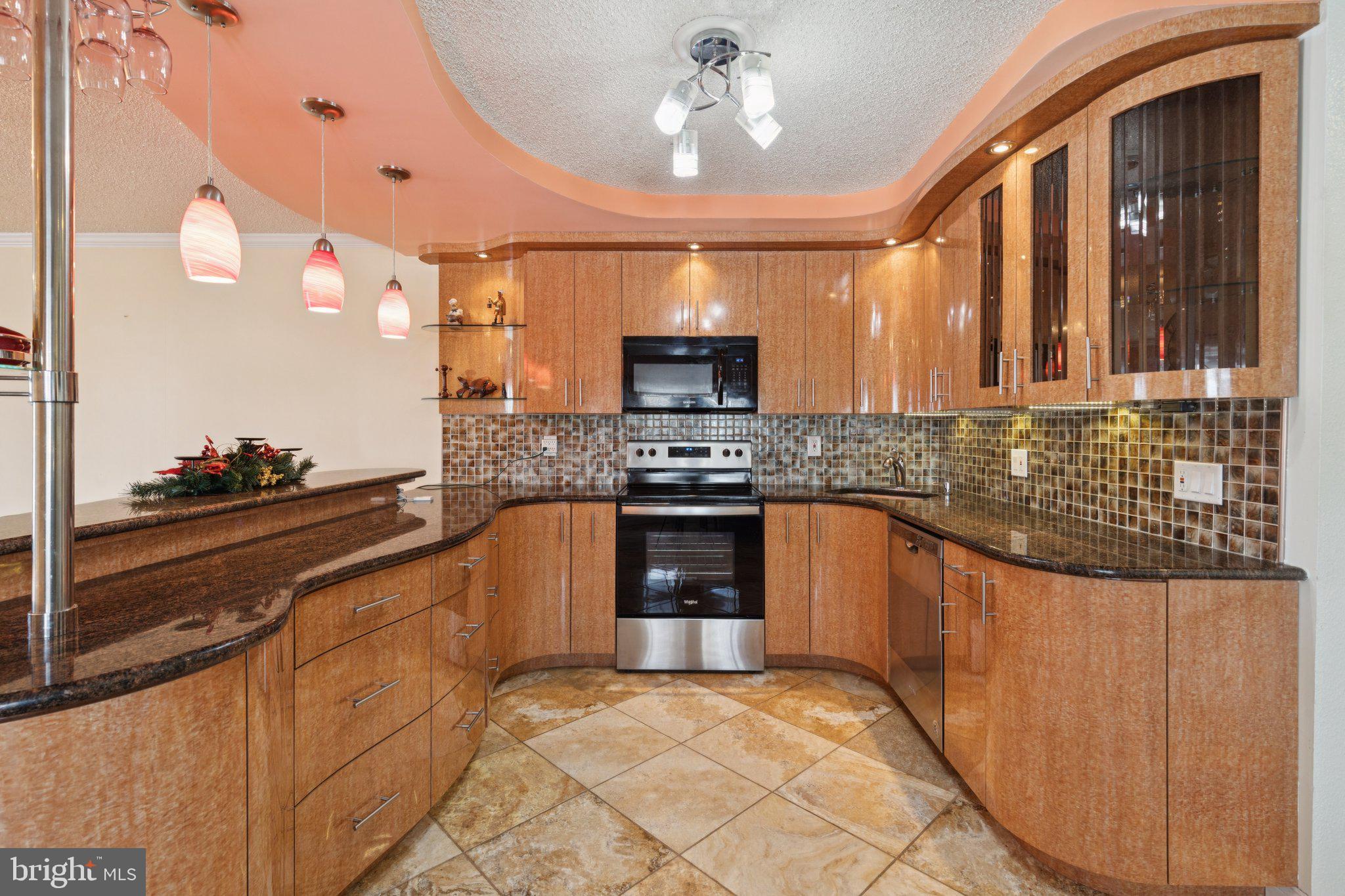 1928 KENTWOOD STREET