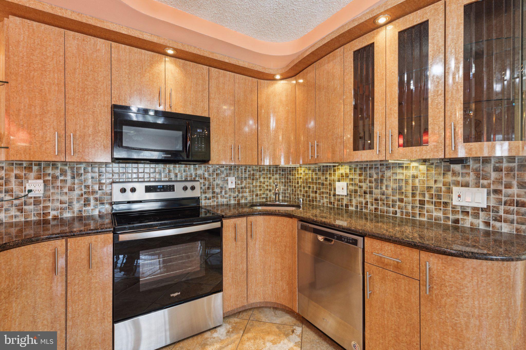 1928 KENTWOOD STREET