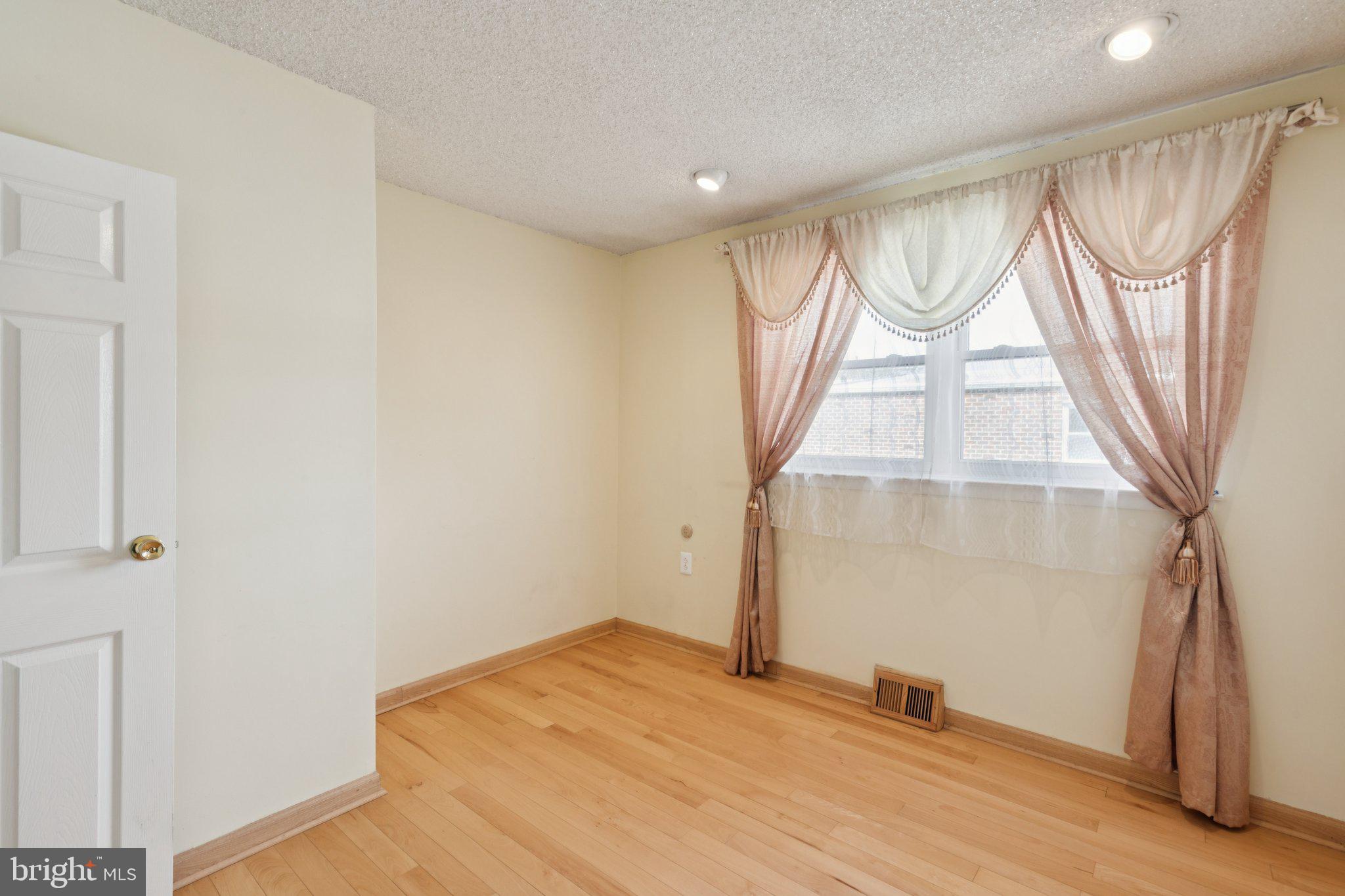 1928 KENTWOOD STREET