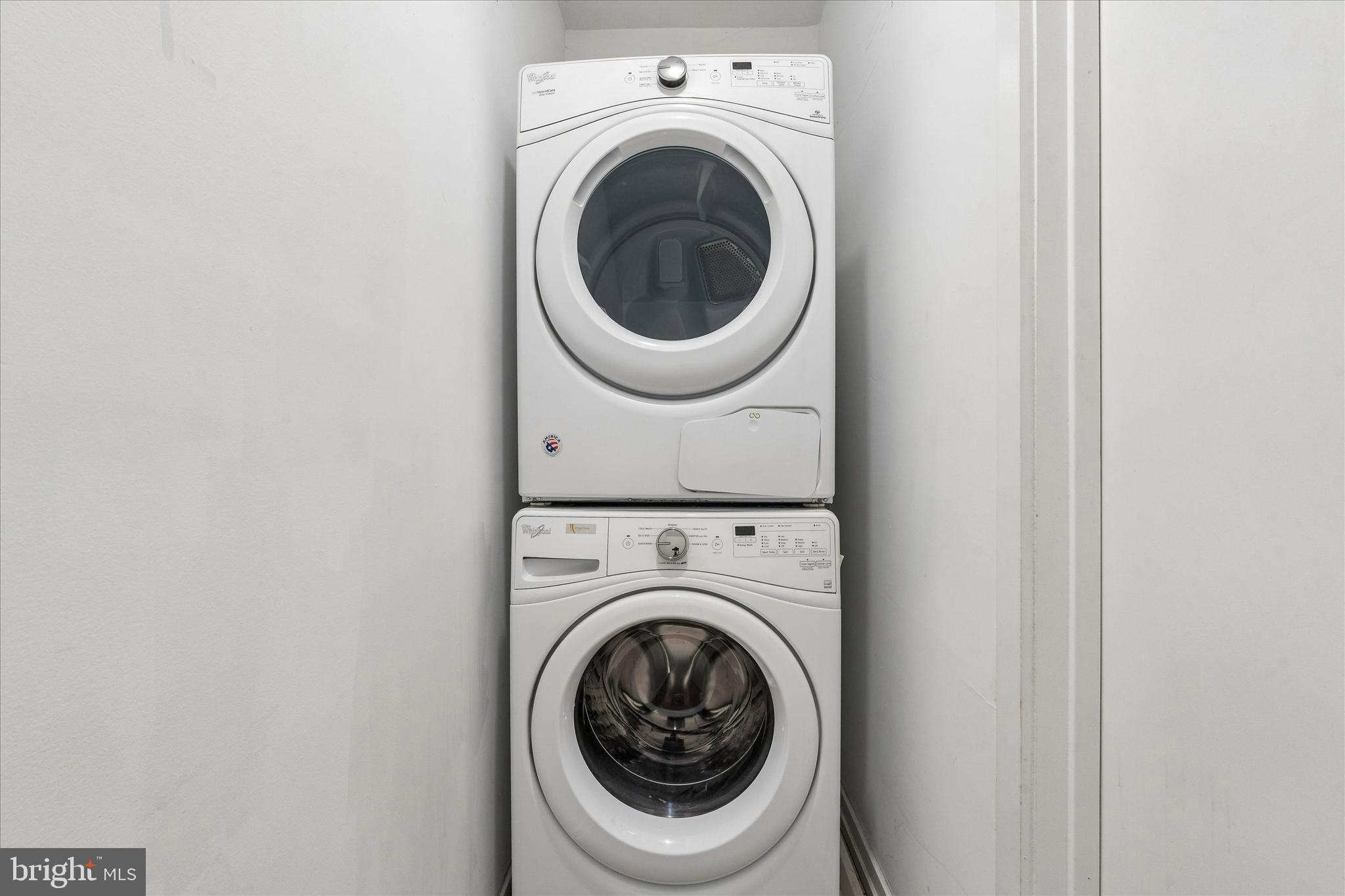 936 N LEITHGOW STREET