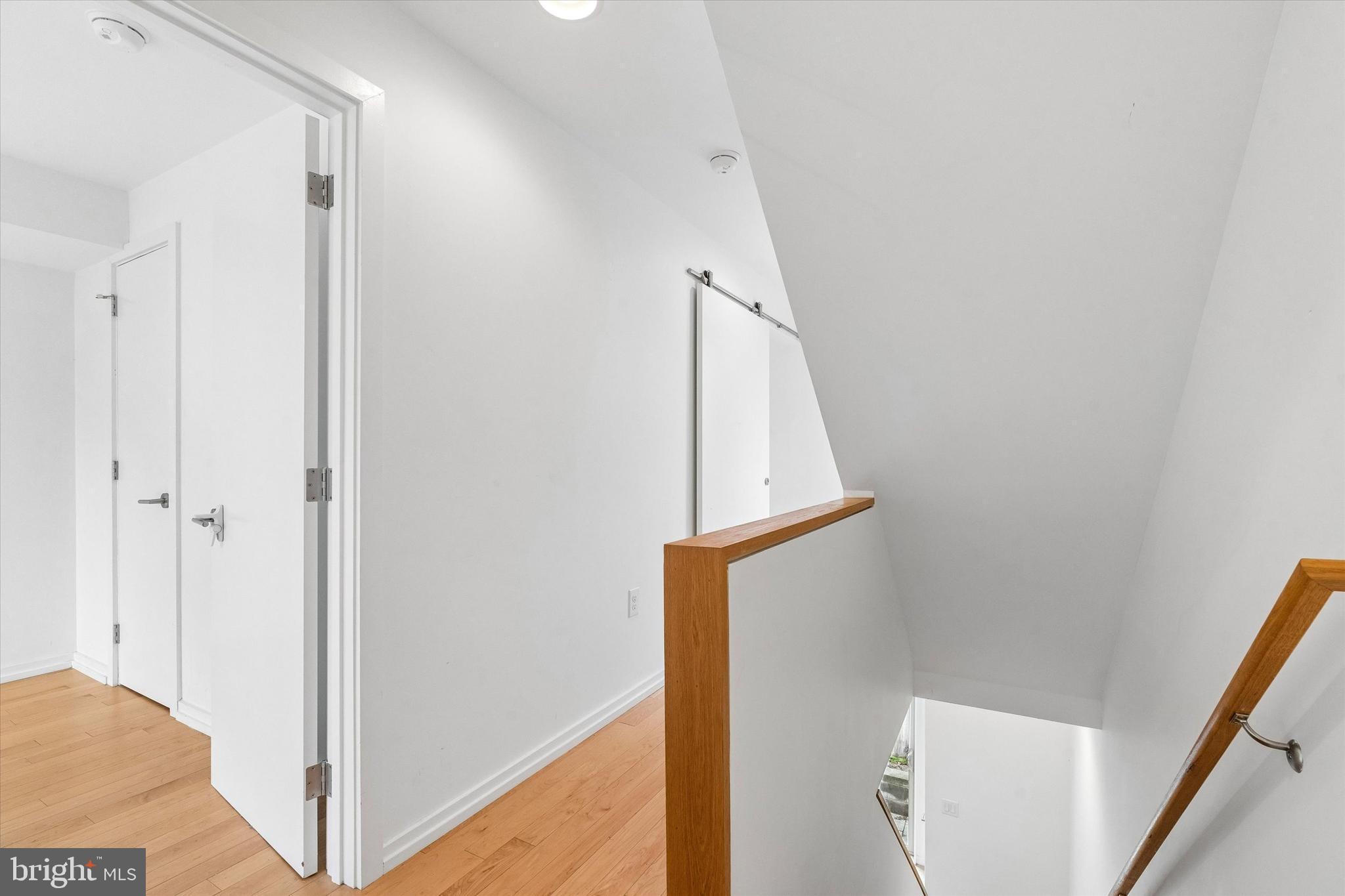 936 N LEITHGOW STREET