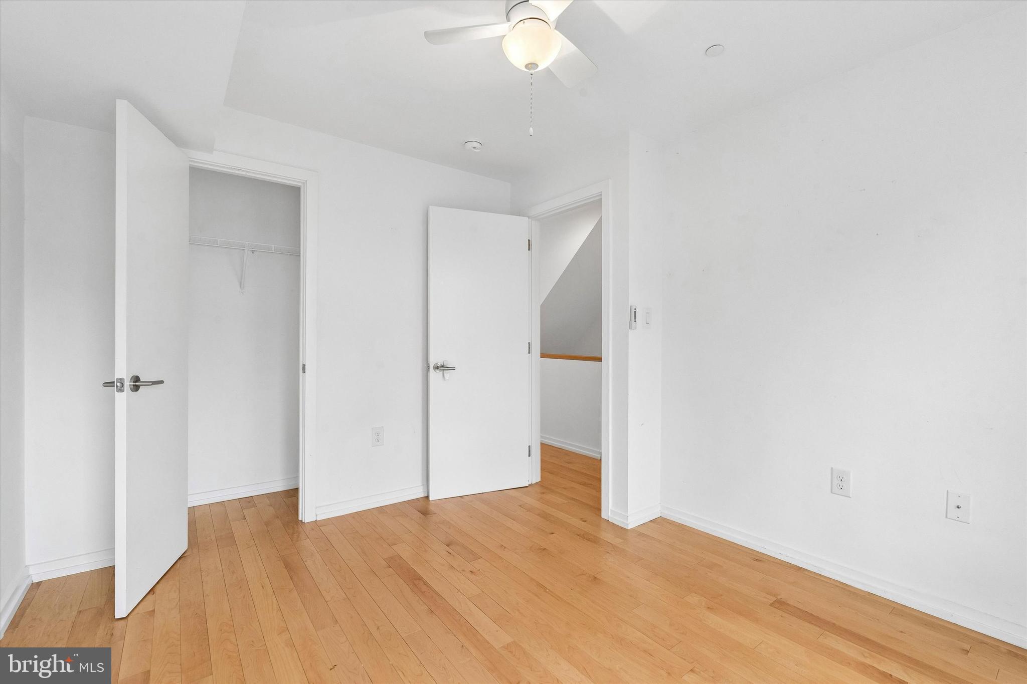 936 N LEITHGOW STREET