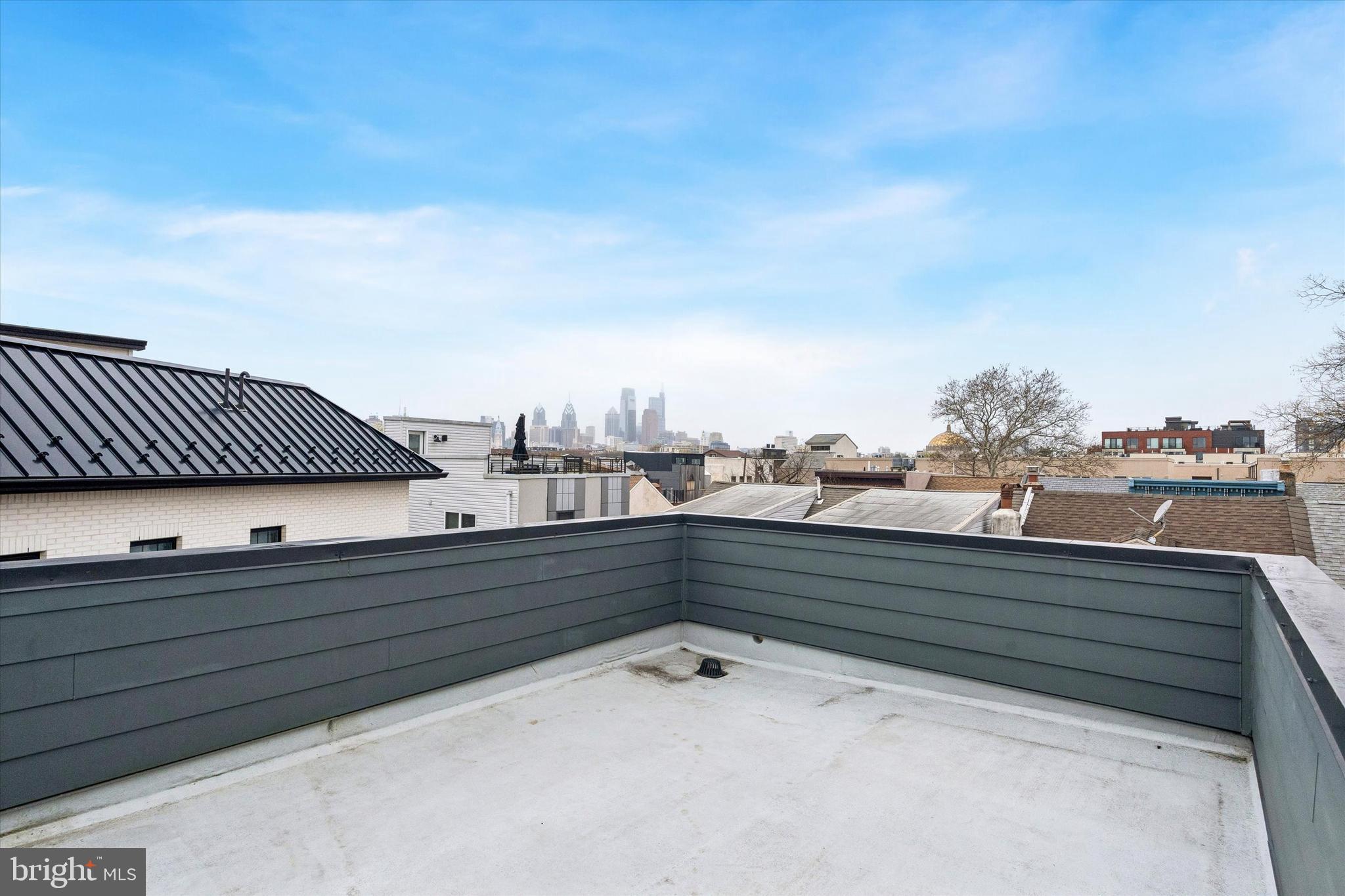 936 N LEITHGOW STREET