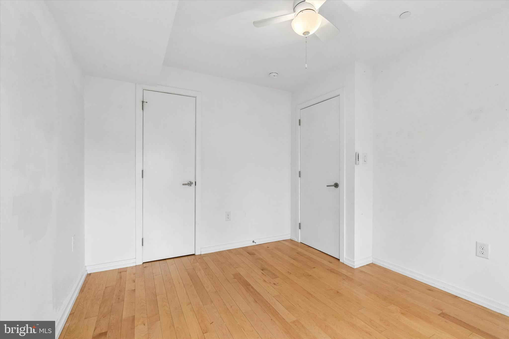 936 N LEITHGOW STREET