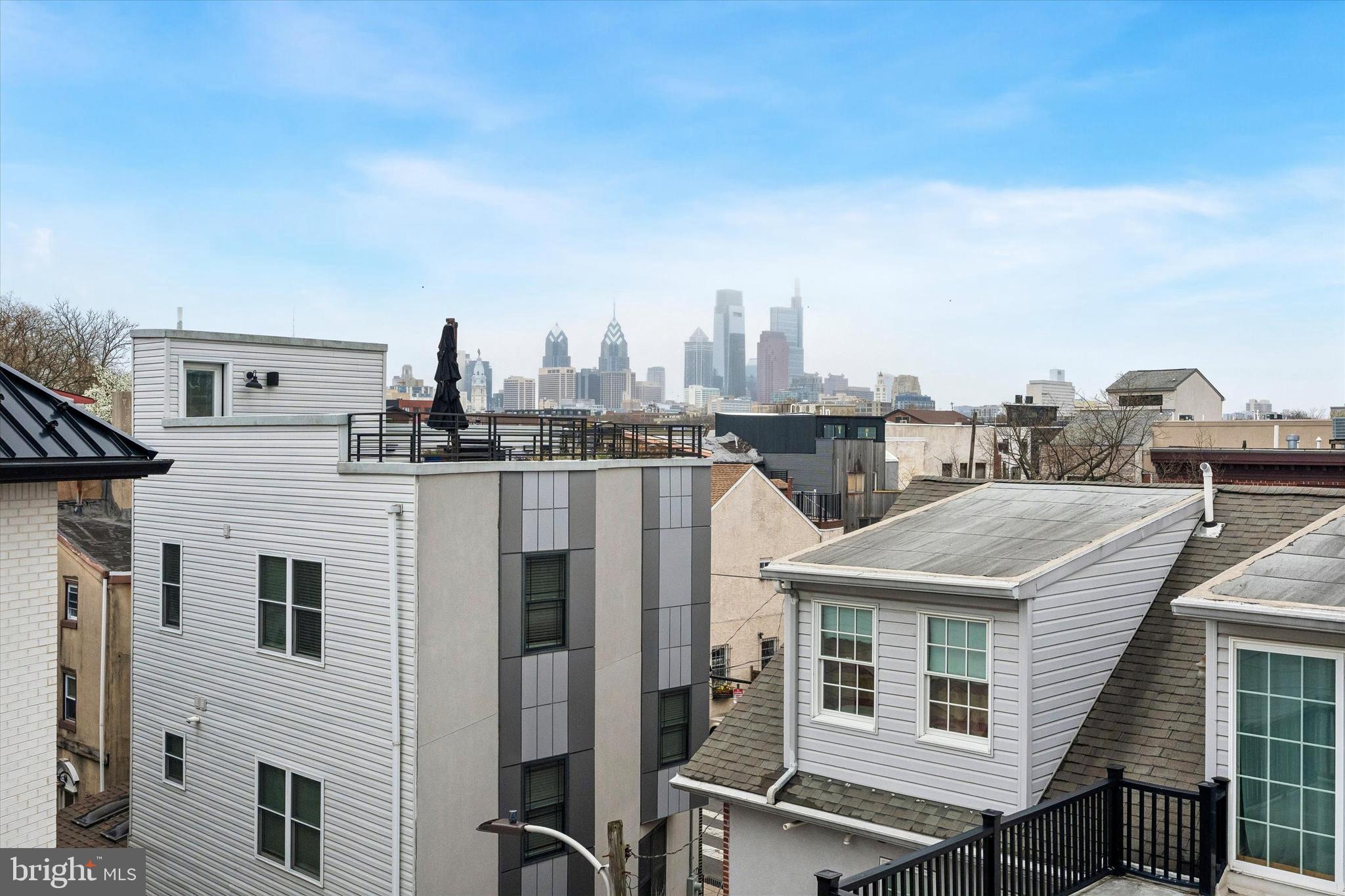 936 N LEITHGOW STREET