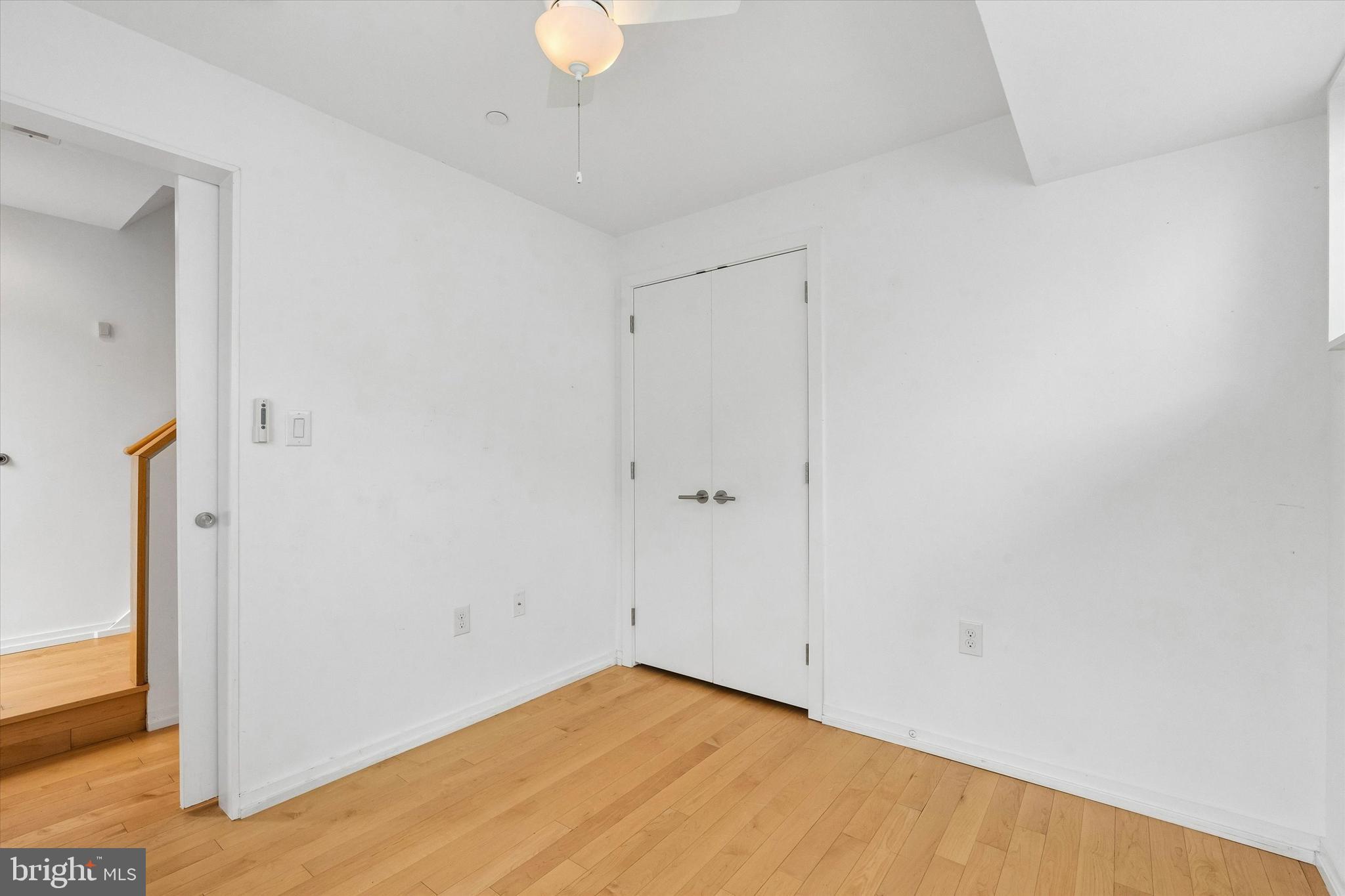 936 N LEITHGOW STREET