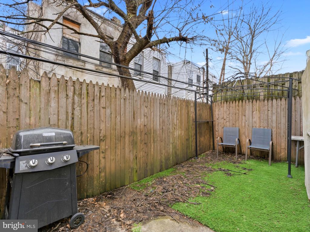 5532 CEDAR AVENUE