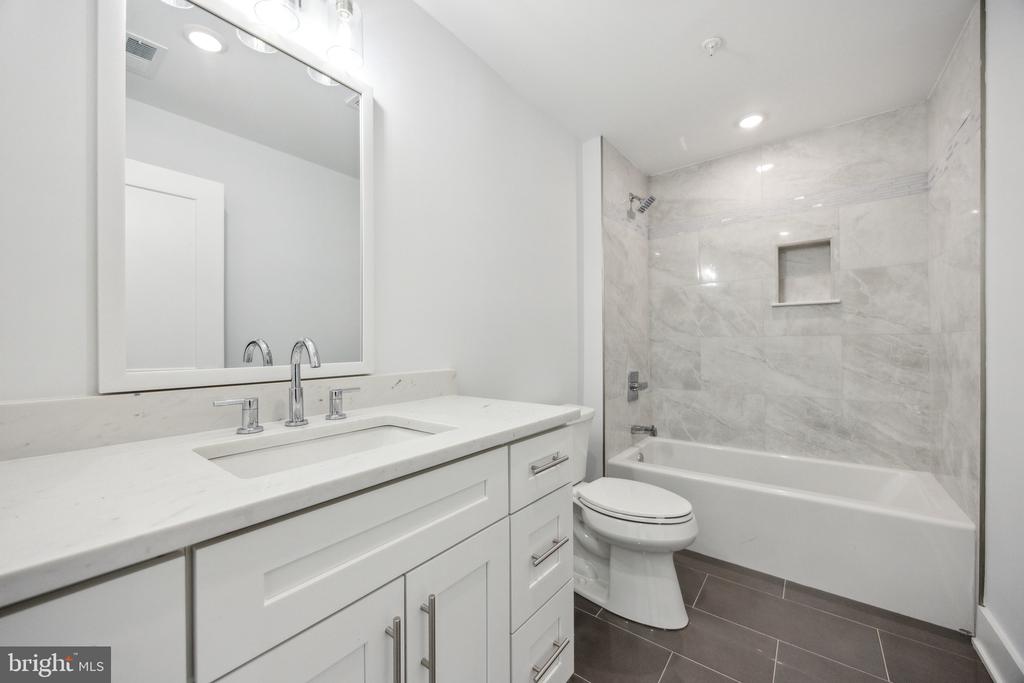 1350 N FRONT STREET 202