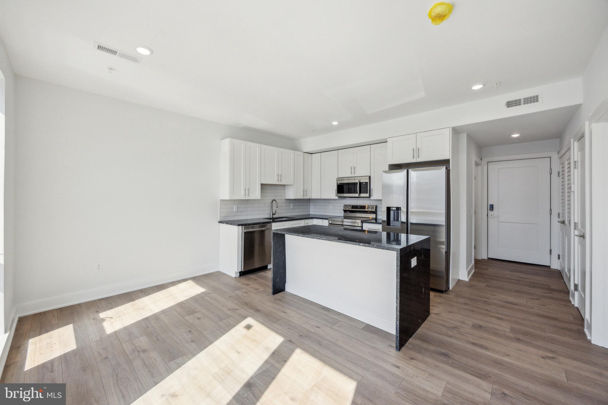 1350 N FRONT STREET 202