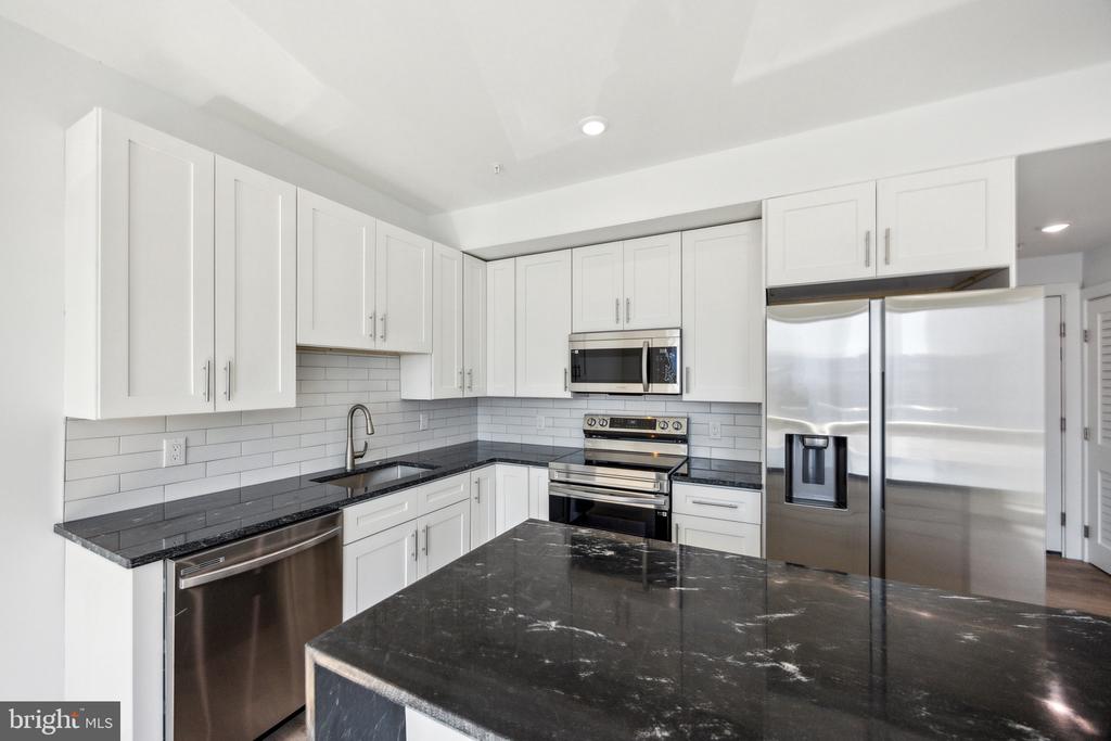 1350 N FRONT STREET 202