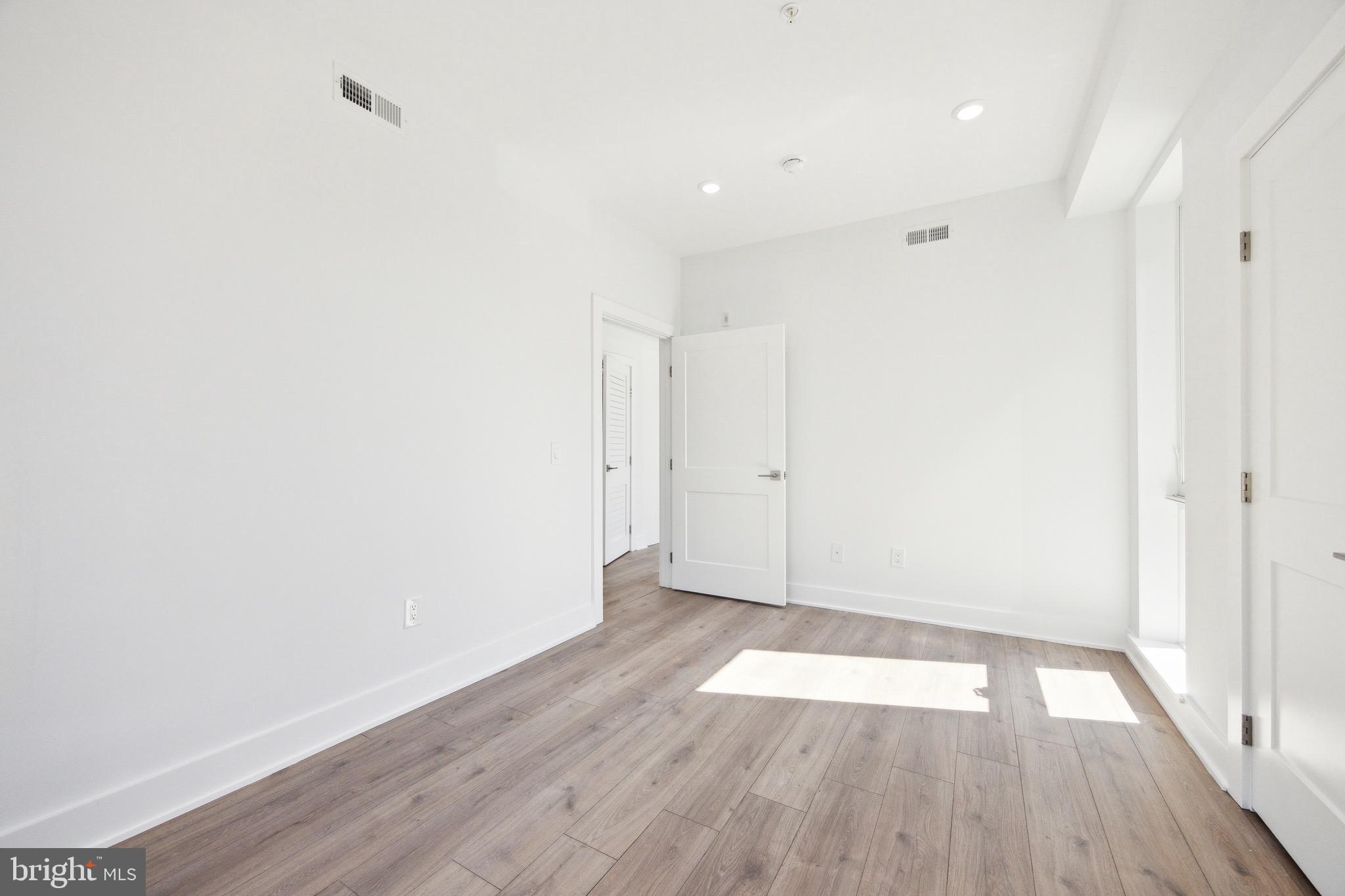 1350 N FRONT STREET 204