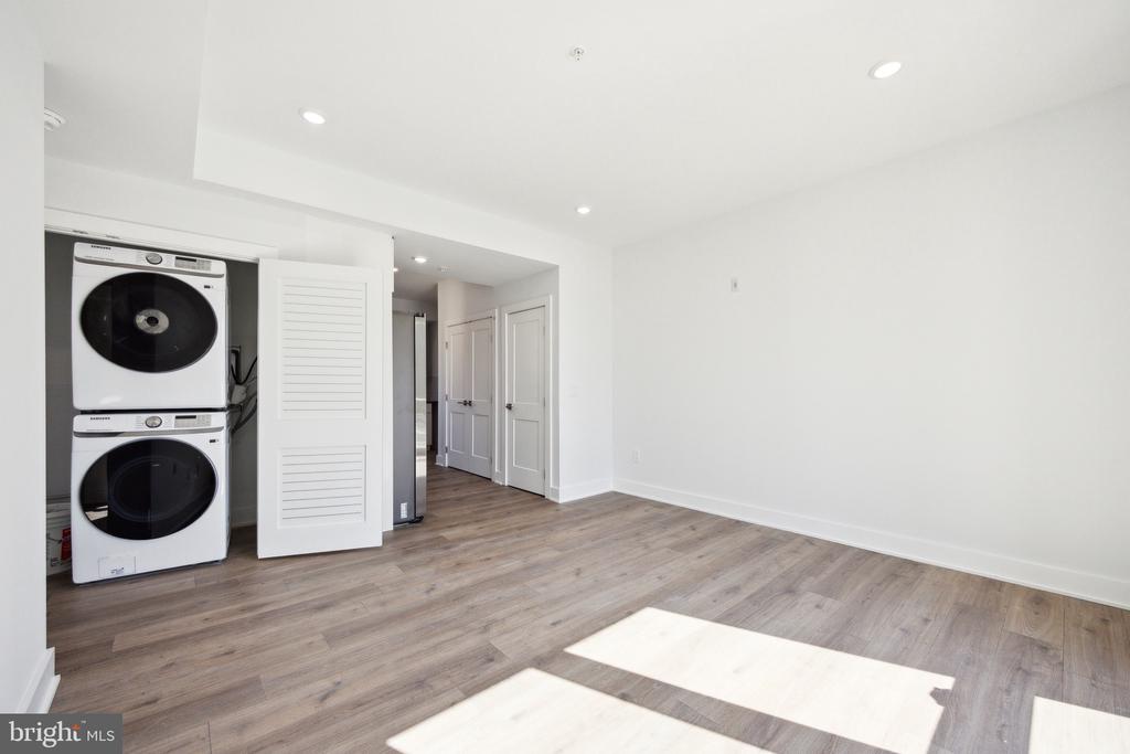 1350 N FRONT STREET 204