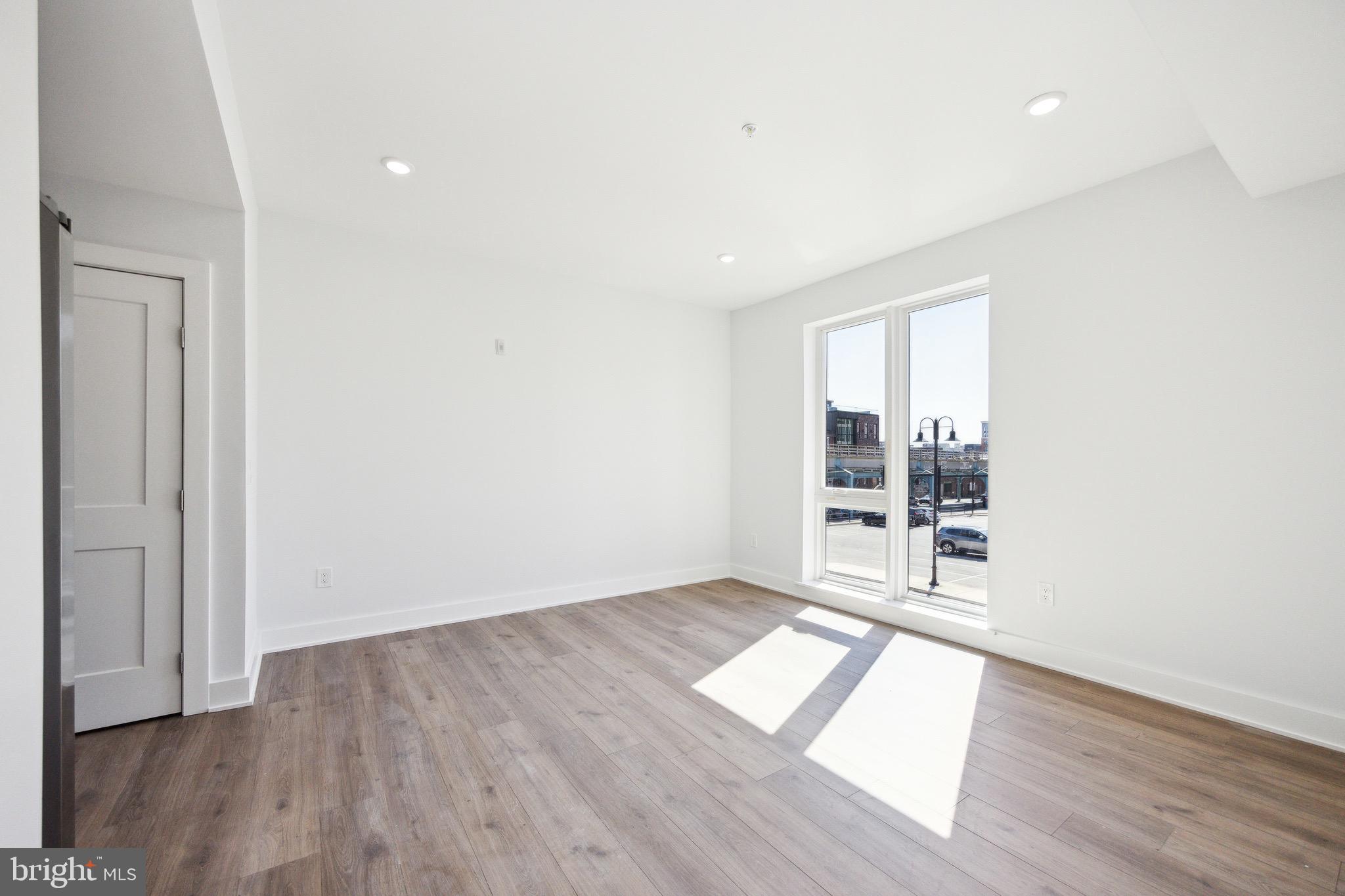 1350 N FRONT STREET 204