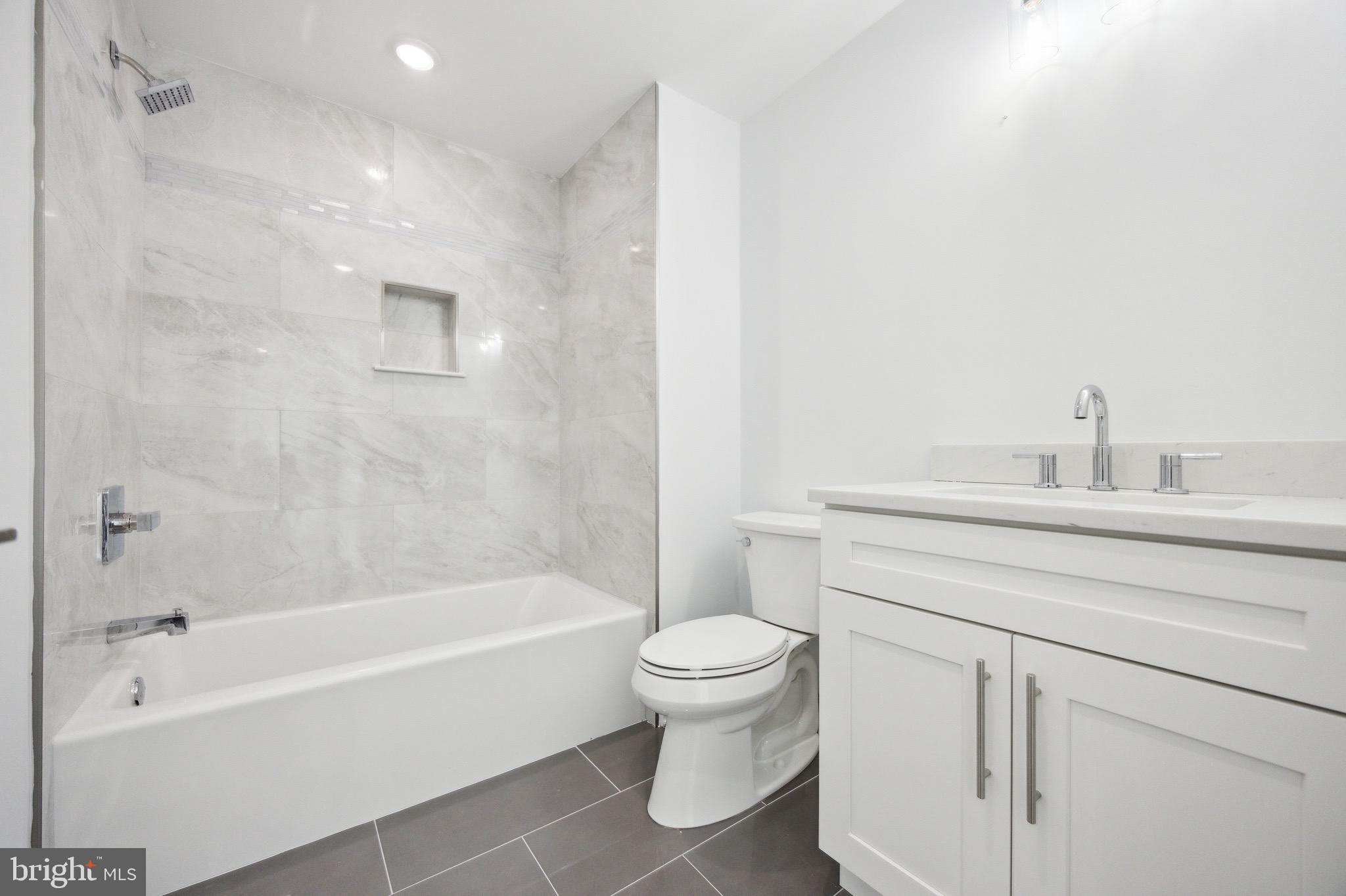 1350 N FRONT STREET 204