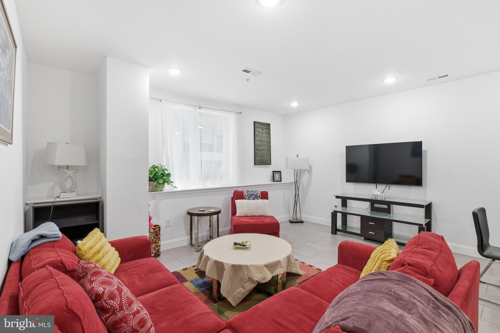 925 N BROAD STREET 29 4D