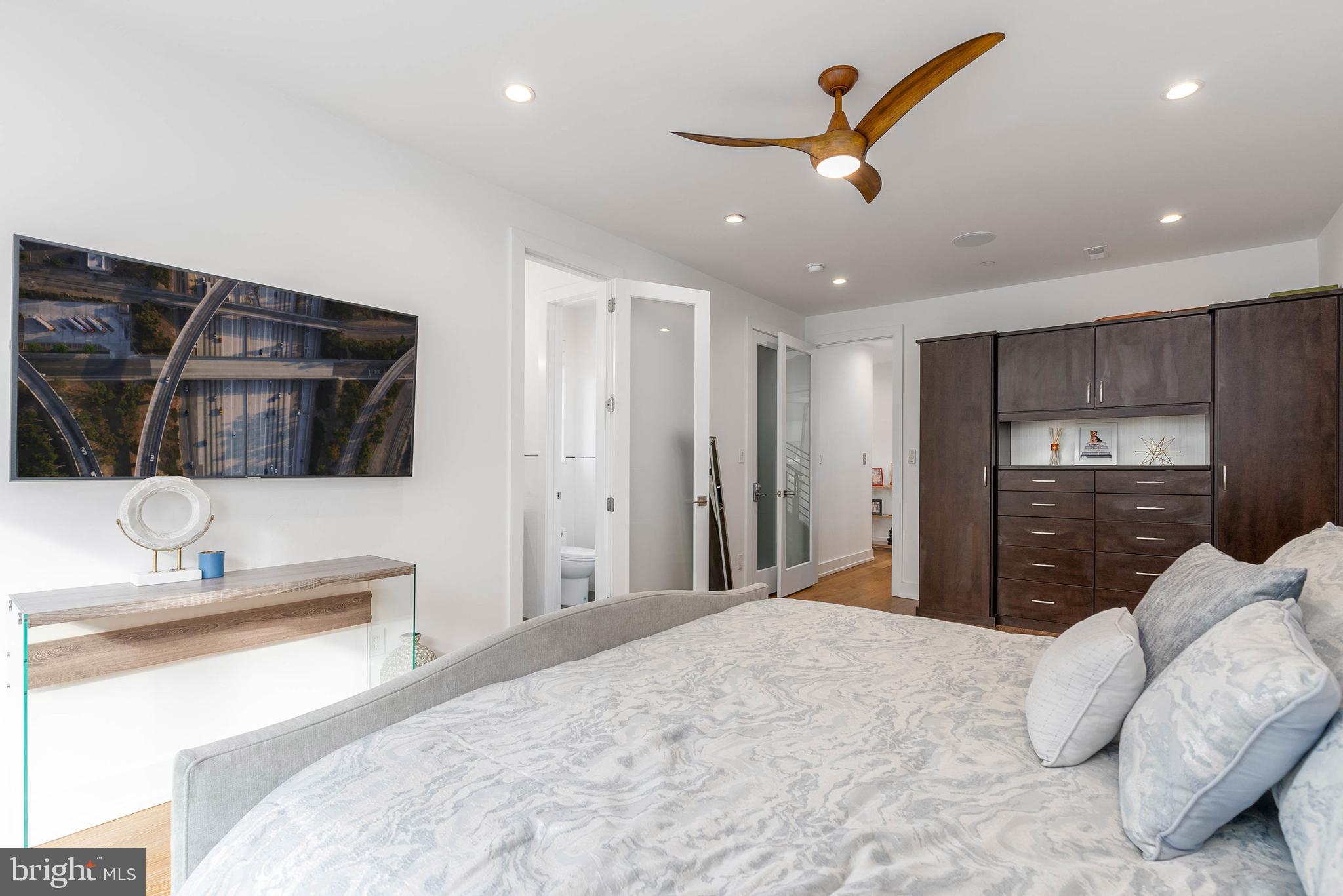 1338 KATER STREET 42