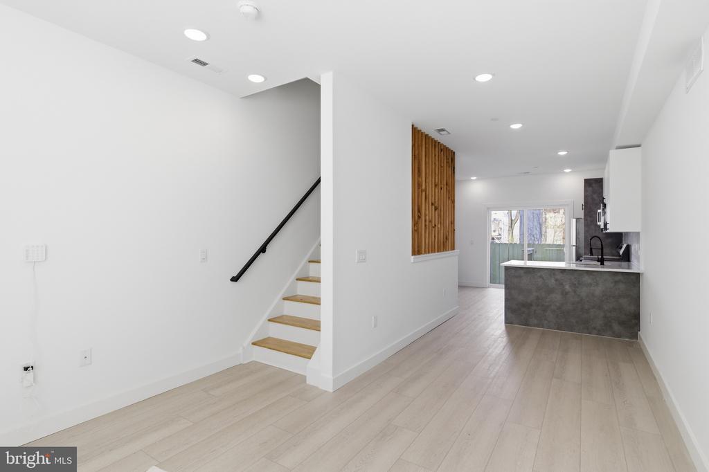 1007 W ORLEANS STREET