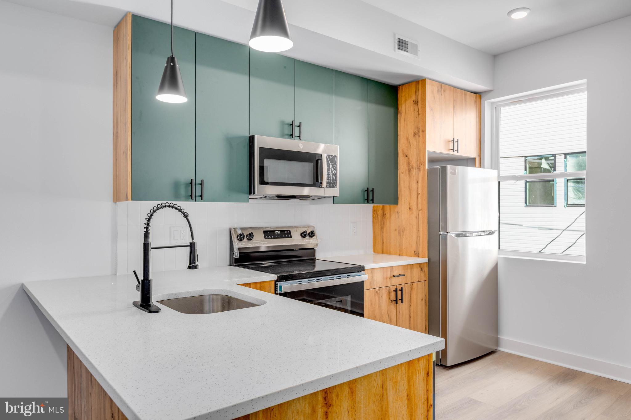 1221 W LEHIGH AVENUE 3