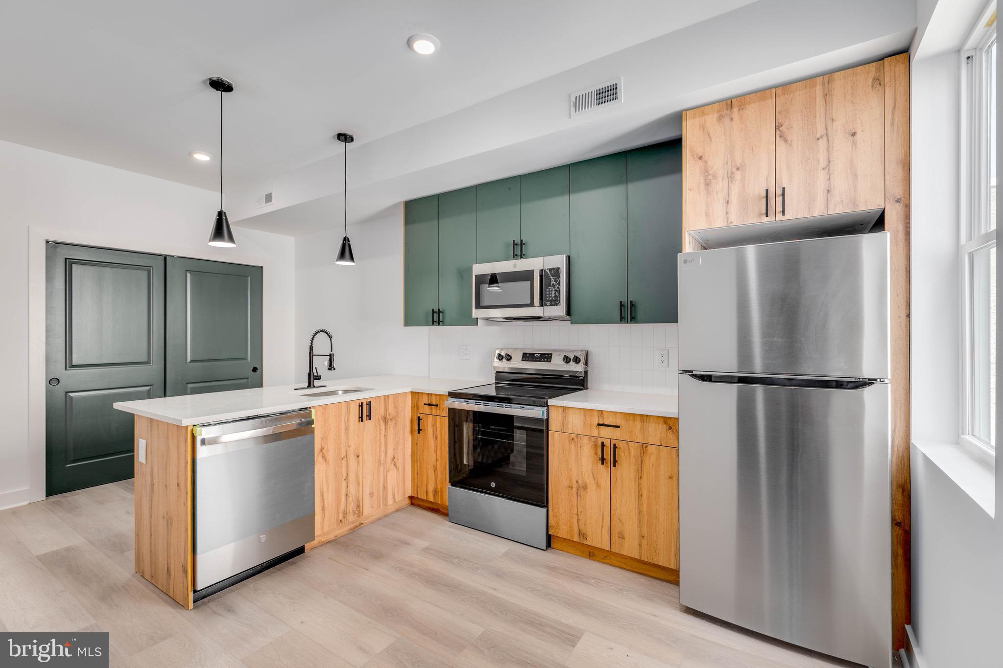 1221 W LEHIGH AVENUE 3