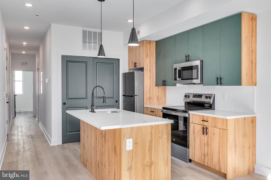 1223 W LEHIGH AVENUE B