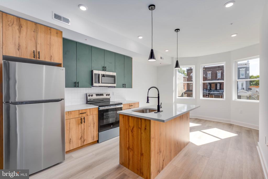 1223 W LEHIGH AVENUE B