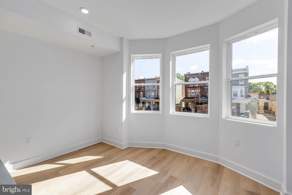 1223 W LEHIGH AVENUE B