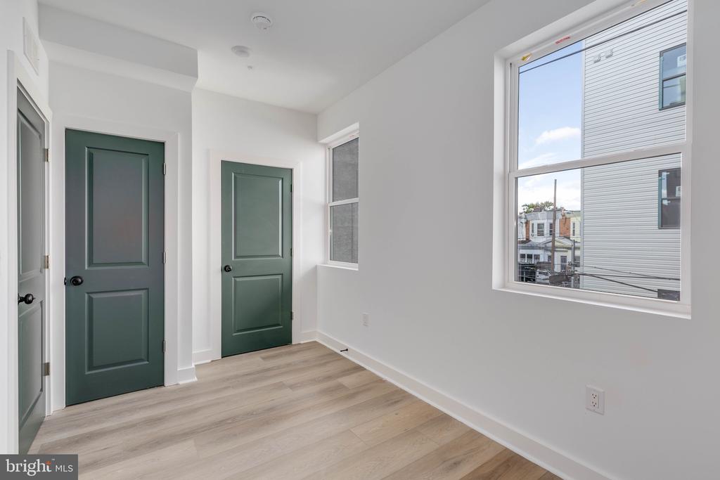1223 W LEHIGH AVENUE B