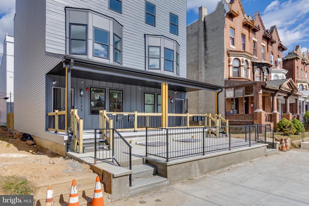 1223 W LEHIGH AVENUE B