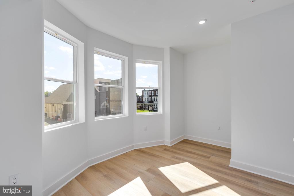 1223 W LEHIGH AVENUE B
