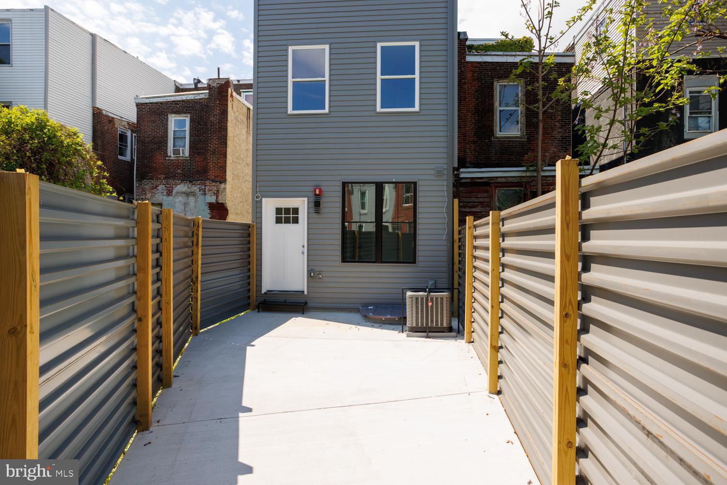 1237 W TIOGA STREET