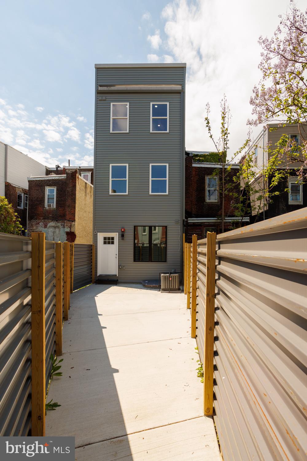 1237 W TIOGA STREET