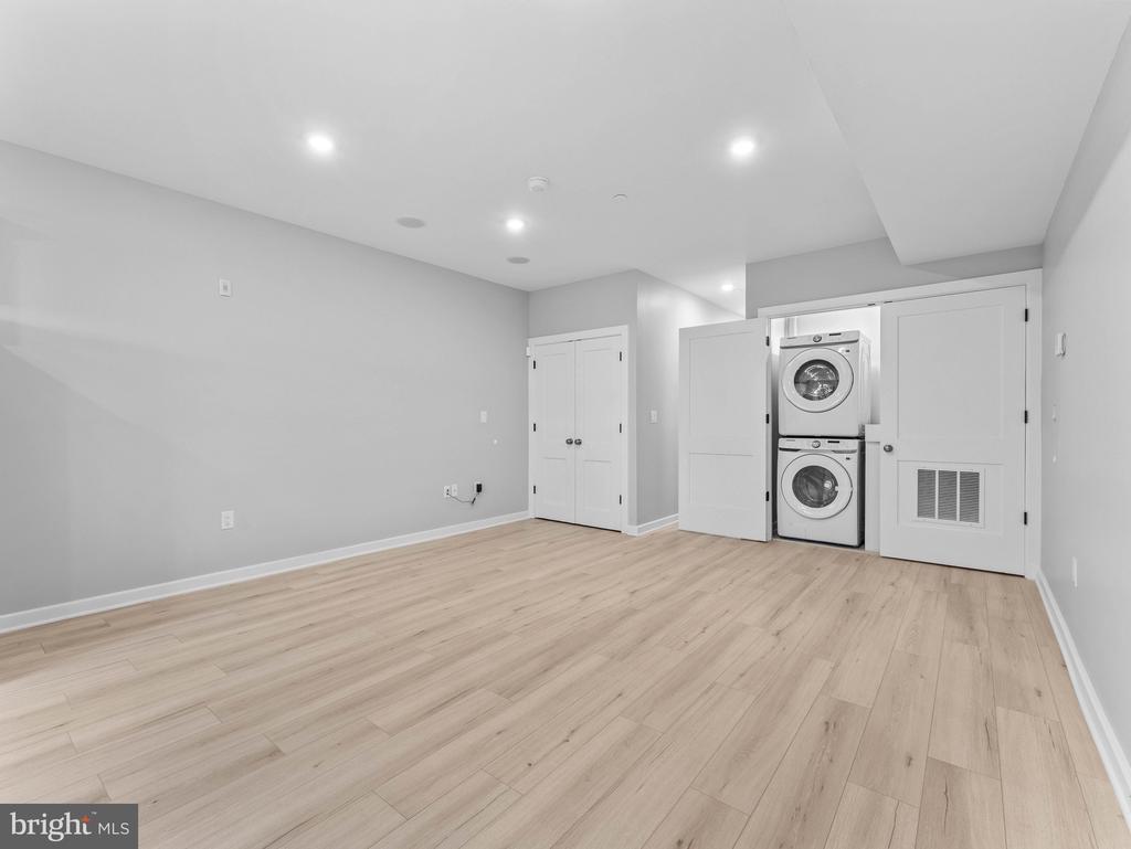 1682 N 54TH STREET