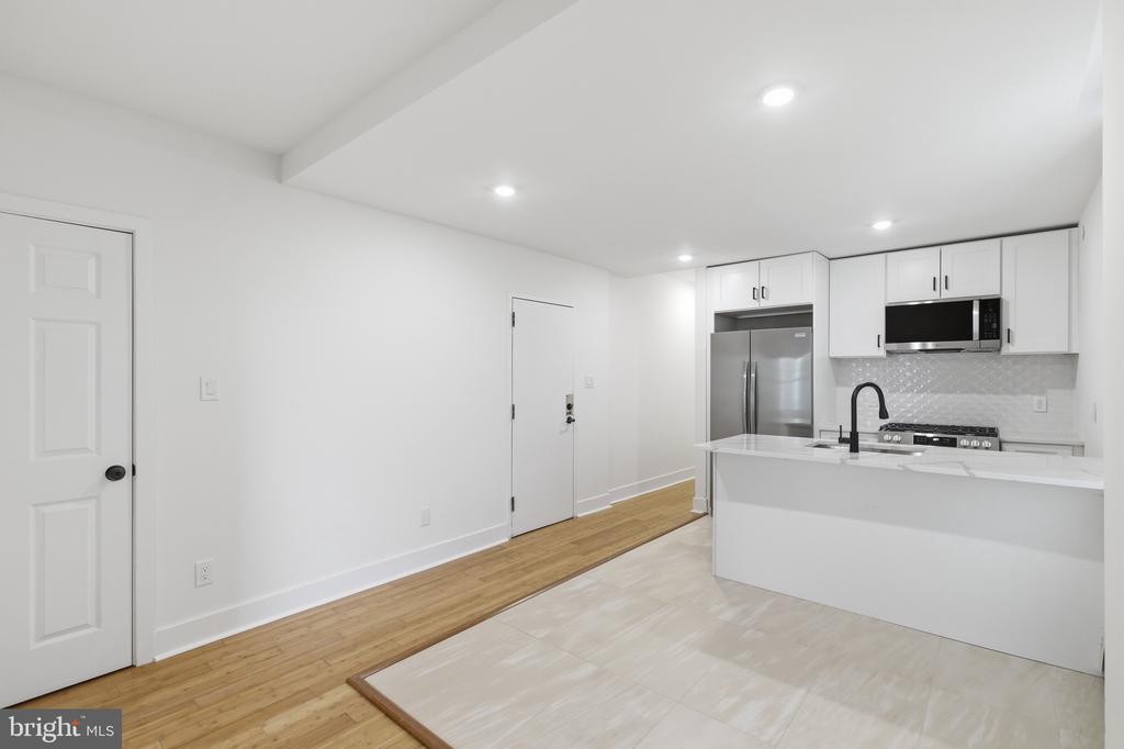 935 E PASSYUNK AVENUE B
