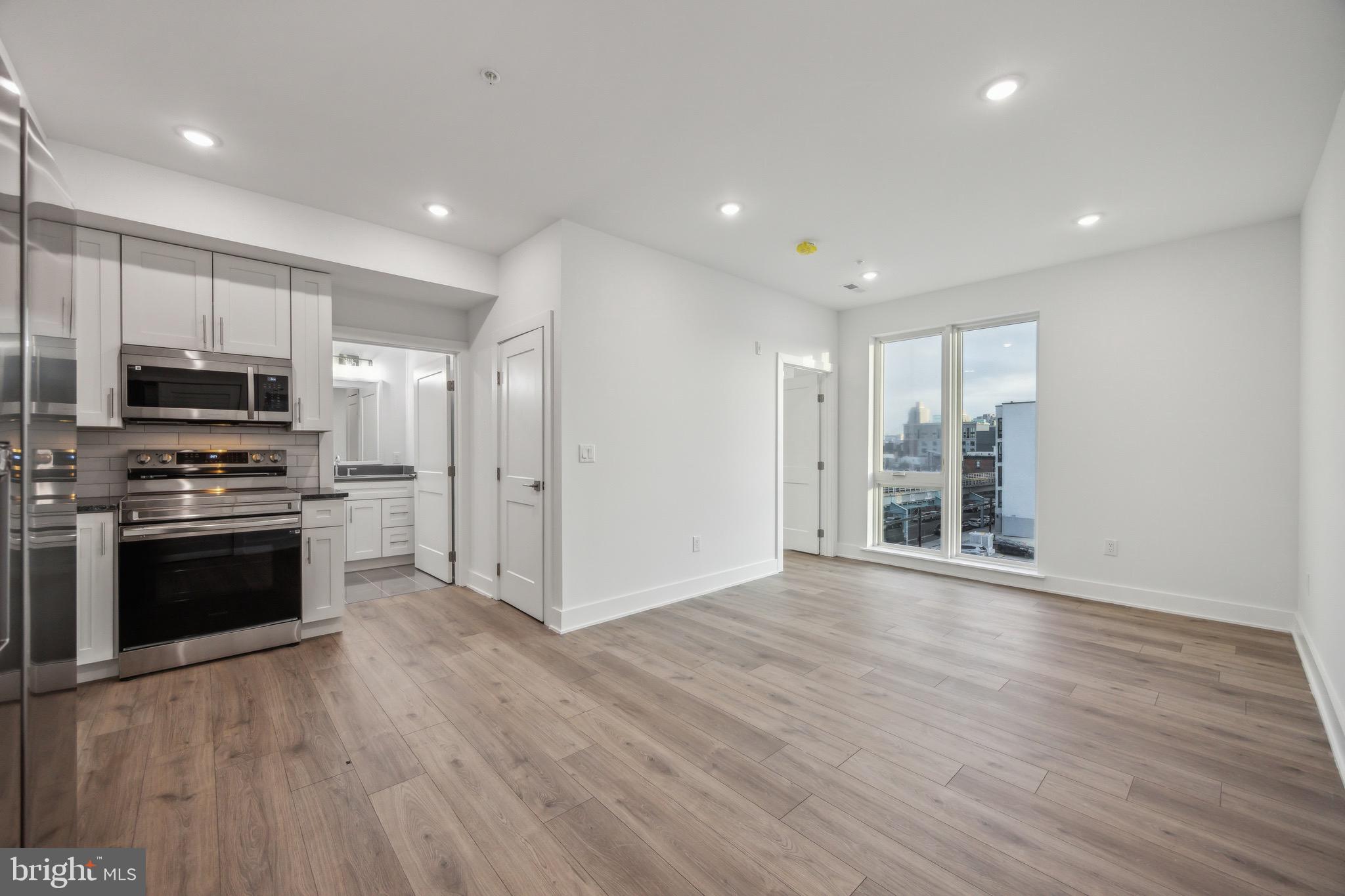 1350 N FRONT STREET 403