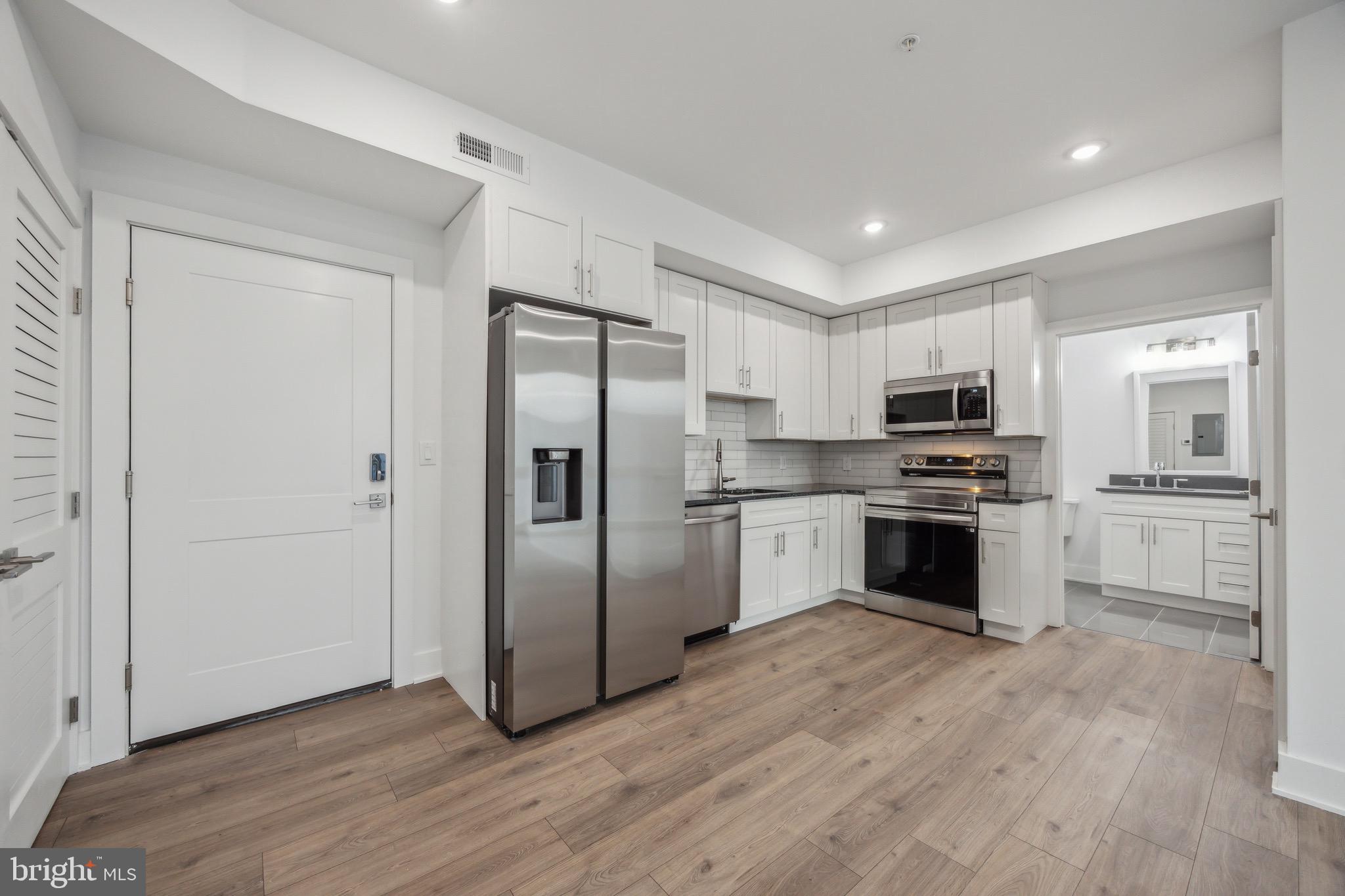 1350 N FRONT STREET 403