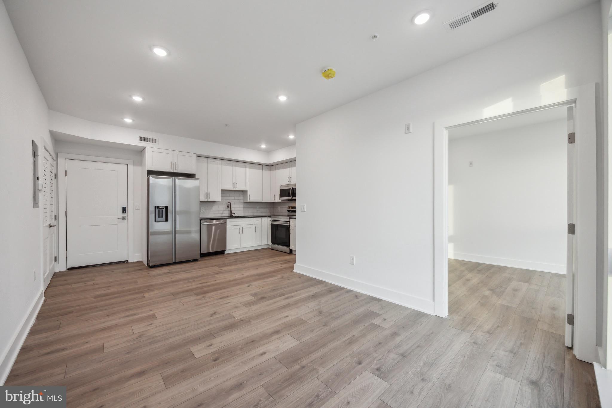 1350 N FRONT STREET 403