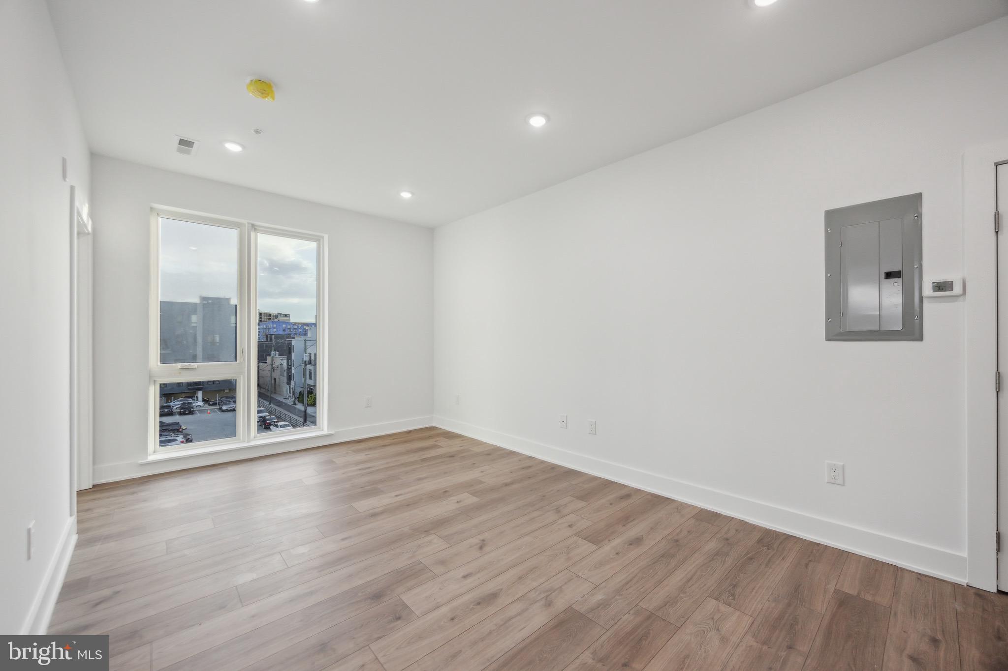 1350 N FRONT STREET 403
